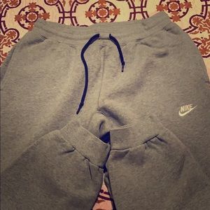 Nike joggers grey